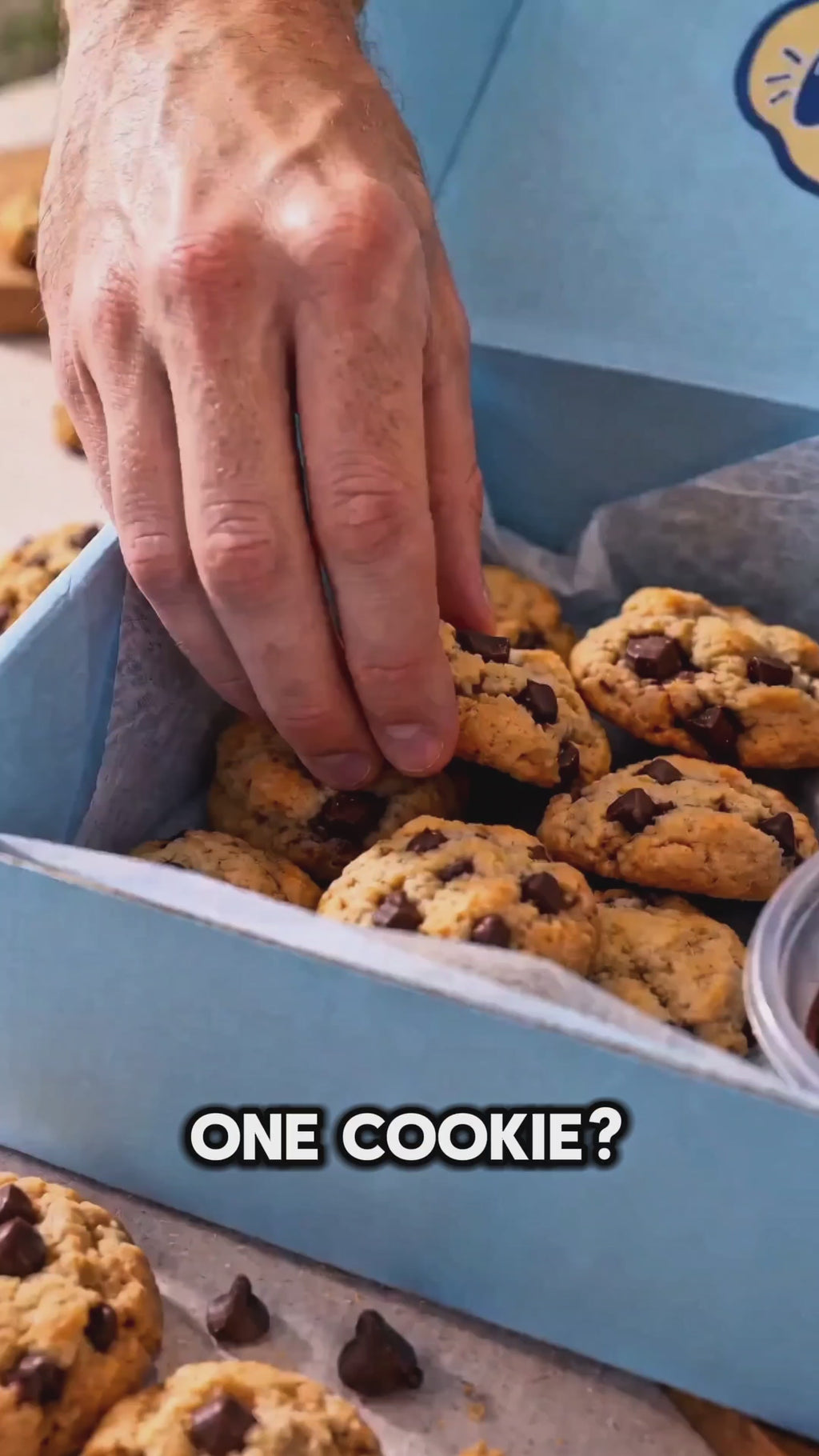 Madbakes Minis – Mini Chocolate Chip Cookies & Dip Box